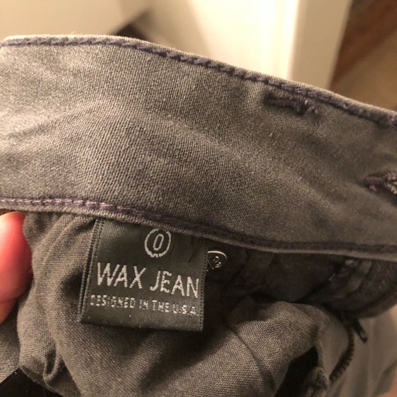 Two pairs of jeans - Picture 5 of 6